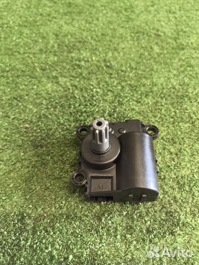 Моторчик заслонки печки Hyundai Santa Fe TM D4HE