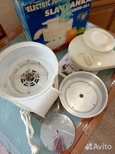 Электросоковыжималка свпп-301 Славянка