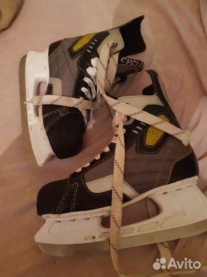 Коньки хоккейные