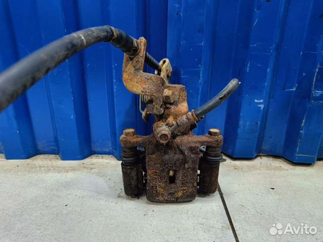 Суппорт задний левый Kia Cerato LD 1.6 G4ED 2005