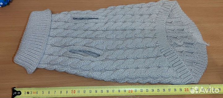 Свитер для маленькой собаки ошейник и игрушка