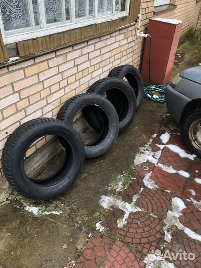 Arctic Trucks AT405 215/60 R16 и 215/60 R16 94D