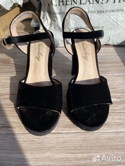 Босоножки женские 39 размер