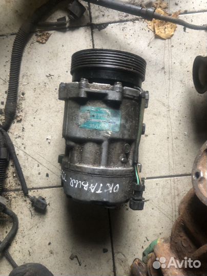 Компрессор кондицыонера Шкода Октавия Тур 1.8