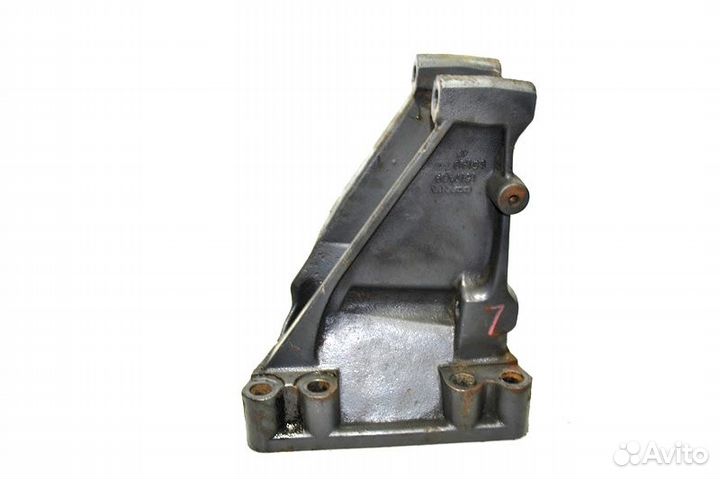 Кронштейн реактивной тяги, переднего моста, левый