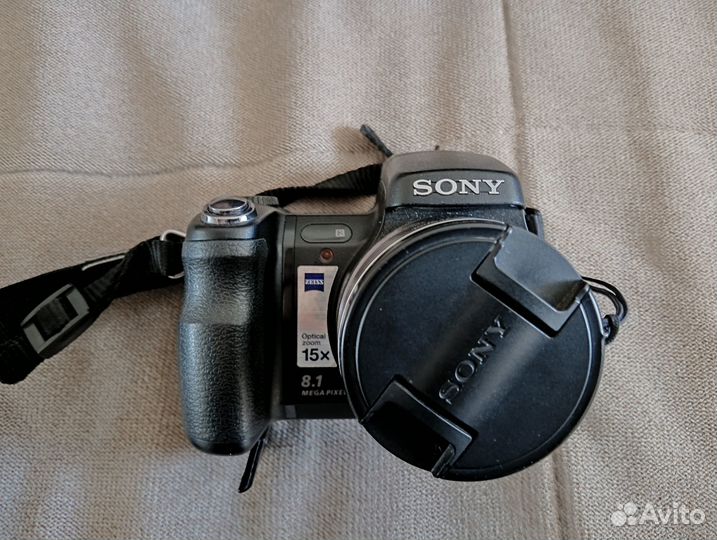 Цифровой фотоаппарат Sony Cyber-shot DSC-H7