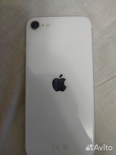 iPhone SE, 64 ГБ