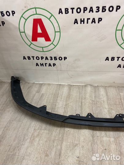 Накладка на бампер передняя Toyota Avensis T25