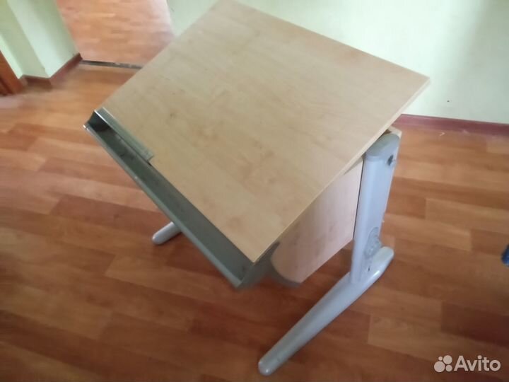 Растущая парта и стул деми