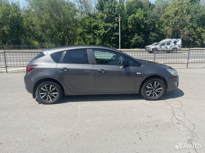 Opel Astra 1.6 AT, 2011, 232 600 км