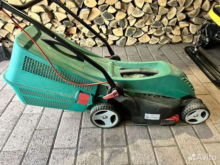 Продам газонокосилку