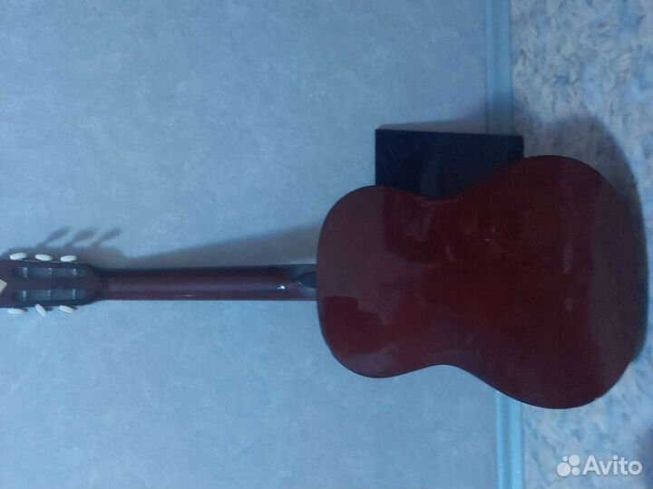 Акустическая гитара