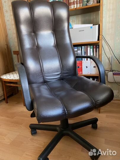 Компьютерное (офисное) кресло
