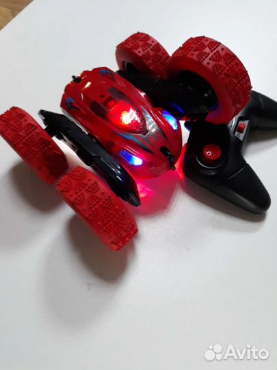 Машинка на радиоуправлении трюковая