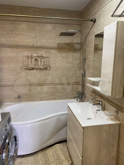 2-к. квартира, 74 м², 8/9 эт.