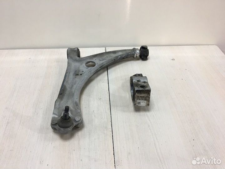 Рычаг передний левый Audi Q3 8U 2014