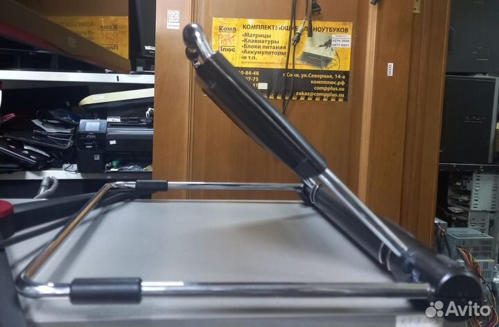 Охлаждающая подставка под ноутбук