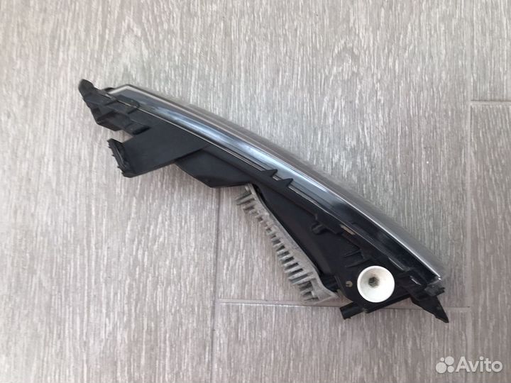 Правая противотуманная фара range rover 4 L405