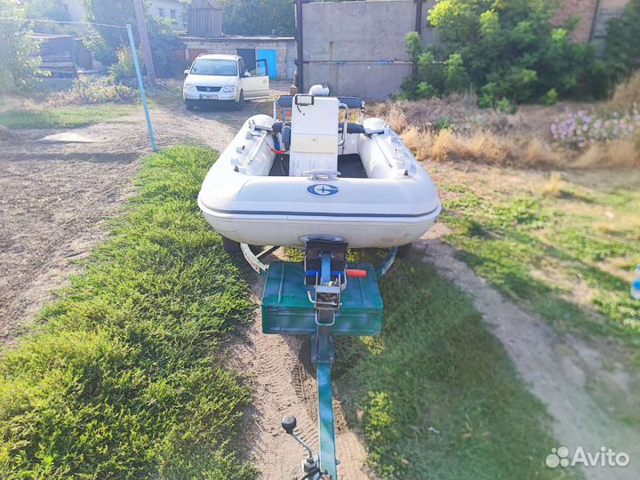 Лодка с мотором