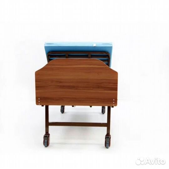 Медицинская кровать для ухода за больными