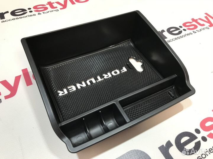 Органайзер в подлокотник Toyota Fortuner с16г