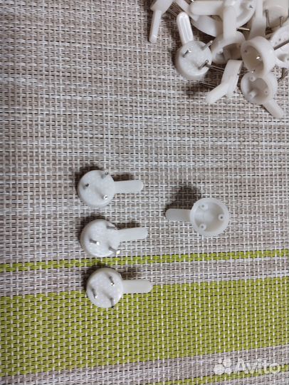 Крючок настенный