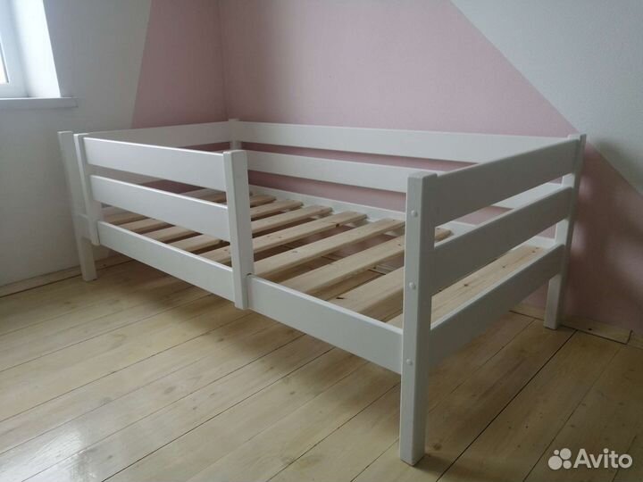 Детская кровать из массива сосны