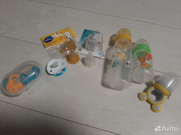 Соски бутылочные и бутылки