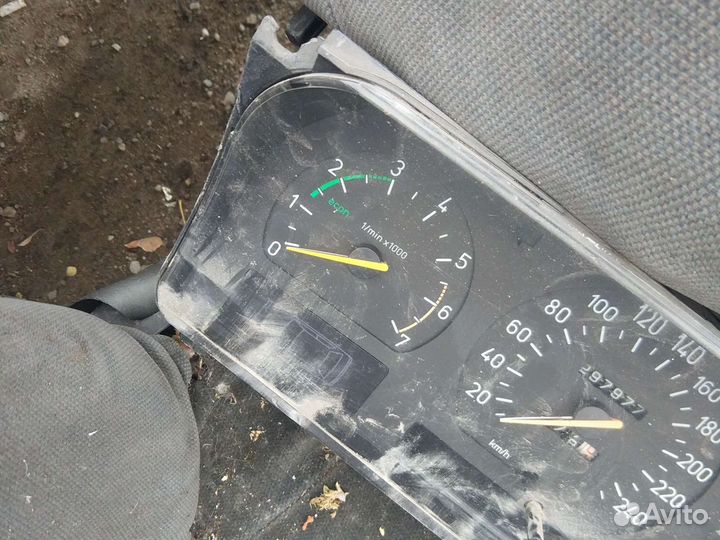 Щиток приборов 4439642 saab 9000 Сааб