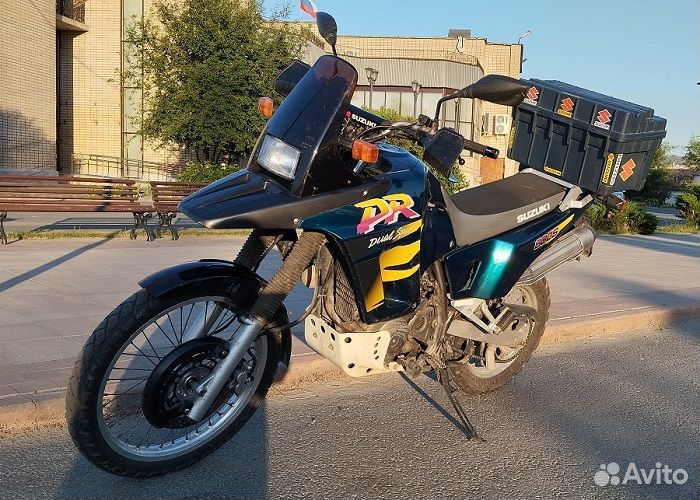 Suzuki DR 800