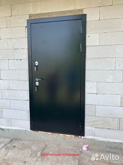 Дверь входная в квартиру с установкой