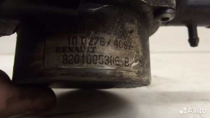 Вакуумный насос 8201005306B Рено Сценик 2010г 1.5л