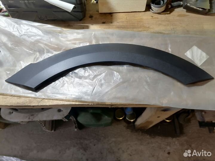 Молдинг задней арки левый 8450021079 LADA
