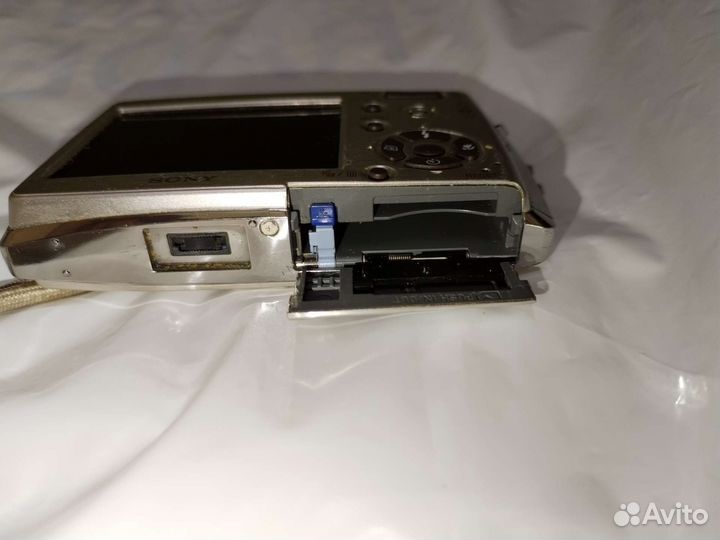 Компактный фотоаппарат Sony DSC-T33