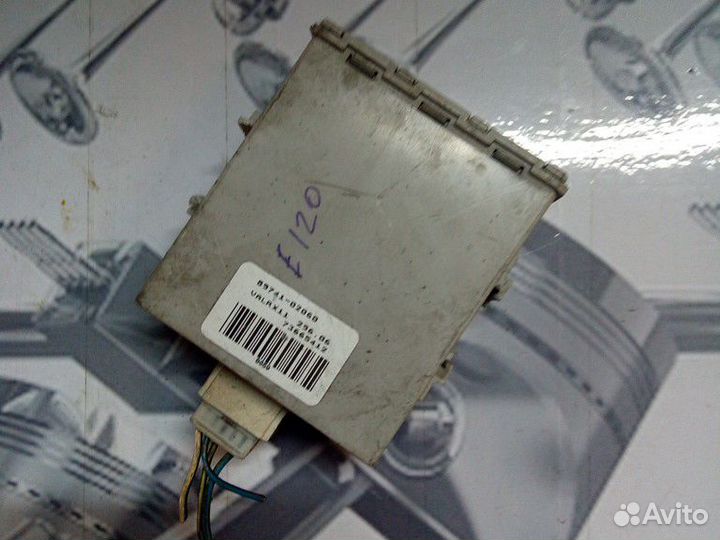 Блок управления Toyota Corolla 120