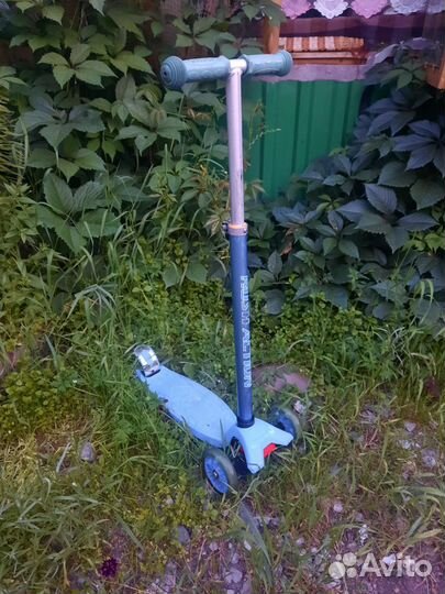 Самокат трехколесный