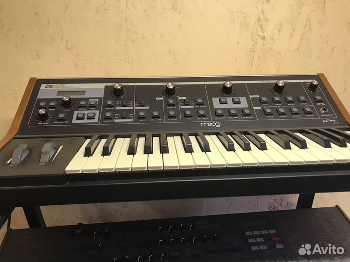 Синтезатор moog little phatty