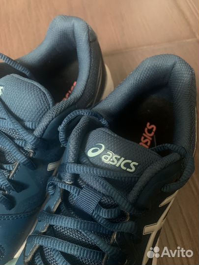 Кроссовки asics