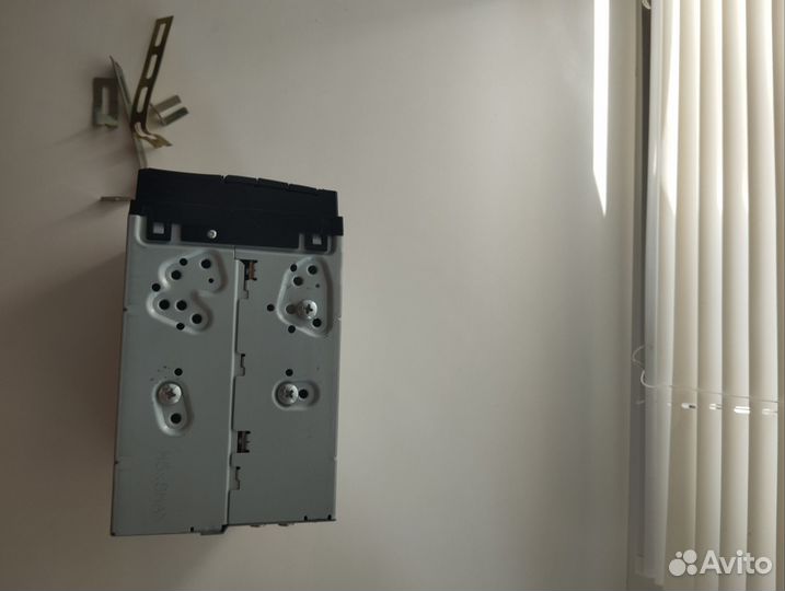 Авто магнитола JVC KW-R400