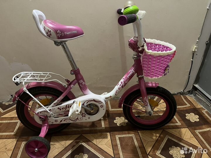 Детский велосипед четырехколесный