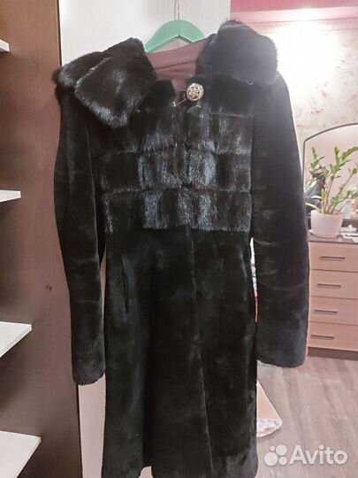 Шуба мутоновая с капюшоном