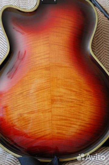 Винтажная гитара Музима 