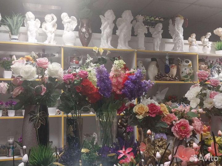 Напольные вазы и интерьерные украшения