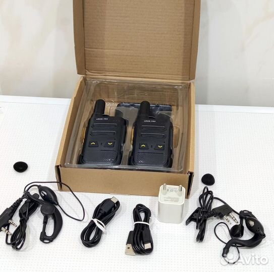 Рация-радиостанция в комплекте с наушниками