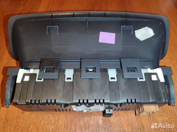 Дисплей Пежо 308