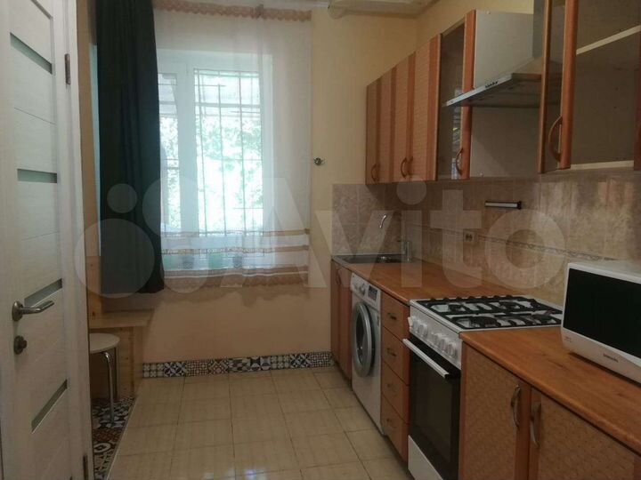 2-к. квартира, 56 м², 1/2 эт.