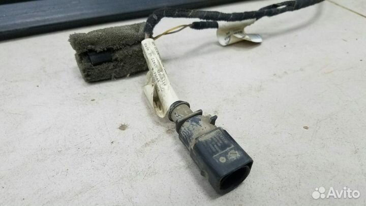 Стекло крышки багажника Porshe Cayenne 955 957 9PA