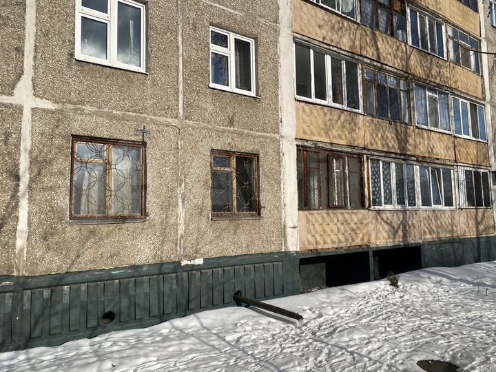 2-к. квартира, 43 м², 1/9 эт.