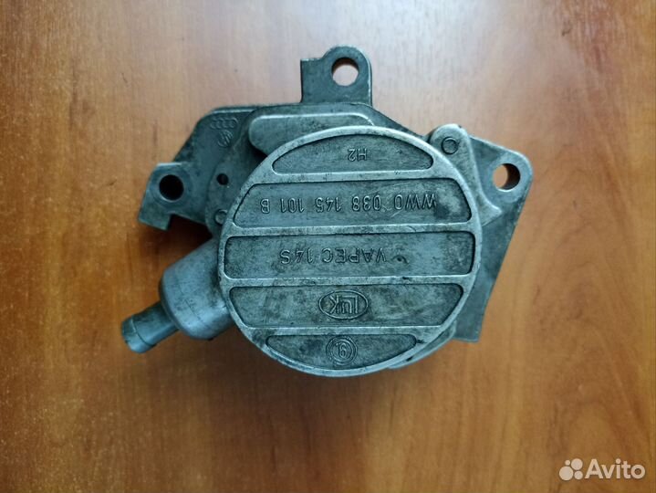 Насос вакуумный vw 038145101b