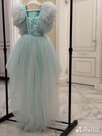 Нарядное платье для девочки 134 140